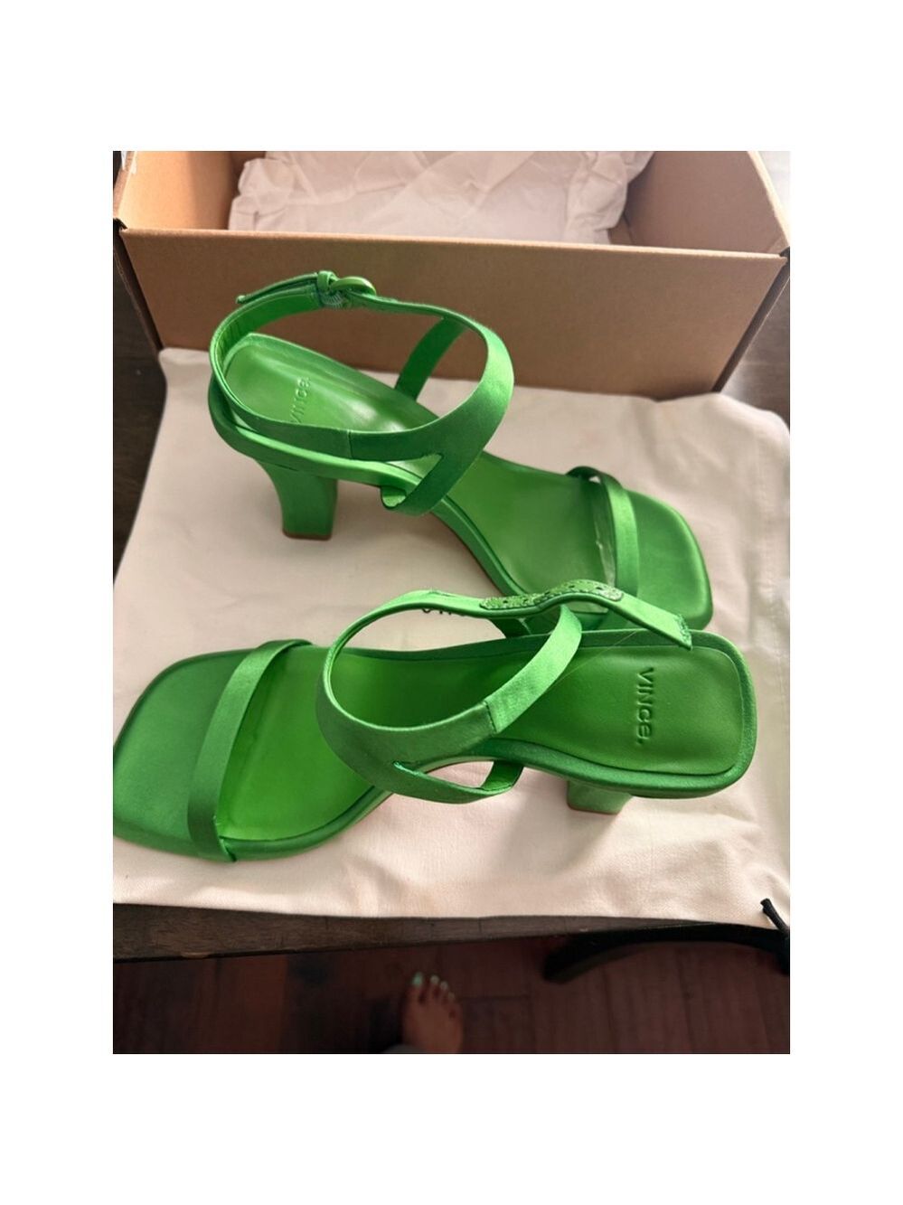 Women's Vince Green Luella-2 Satin Block Heel Sandals Size 9 - Picture 8 of 10